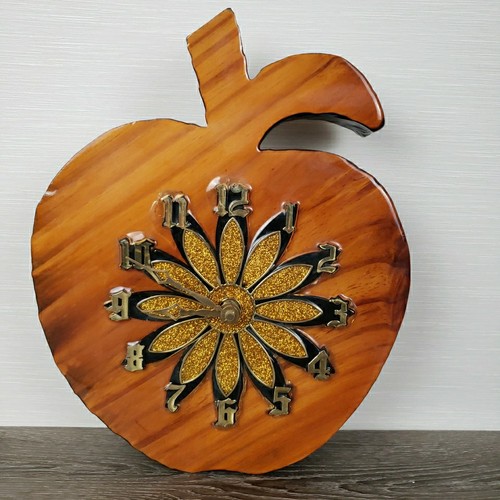 Lacquered wood apple - lacquered,